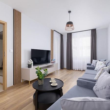 Osiedle Avia Harmonious Apartment With Balcony & Parking Cracow By Renters Prestige Krakow Exterior photo
