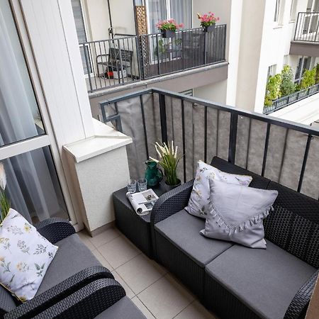 Osiedle Avia Harmonious Apartment With Balcony & Parking Cracow By Renters Prestige Krakow Exterior photo
